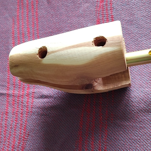 👟 Single Cedar Shoe Tree. Medium - Picture 5 of 9